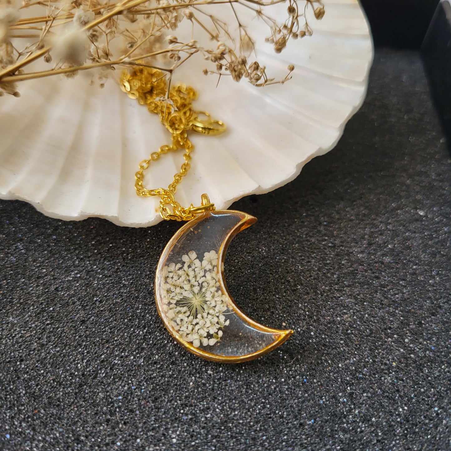 Queen Anne's Lace Moon Chain