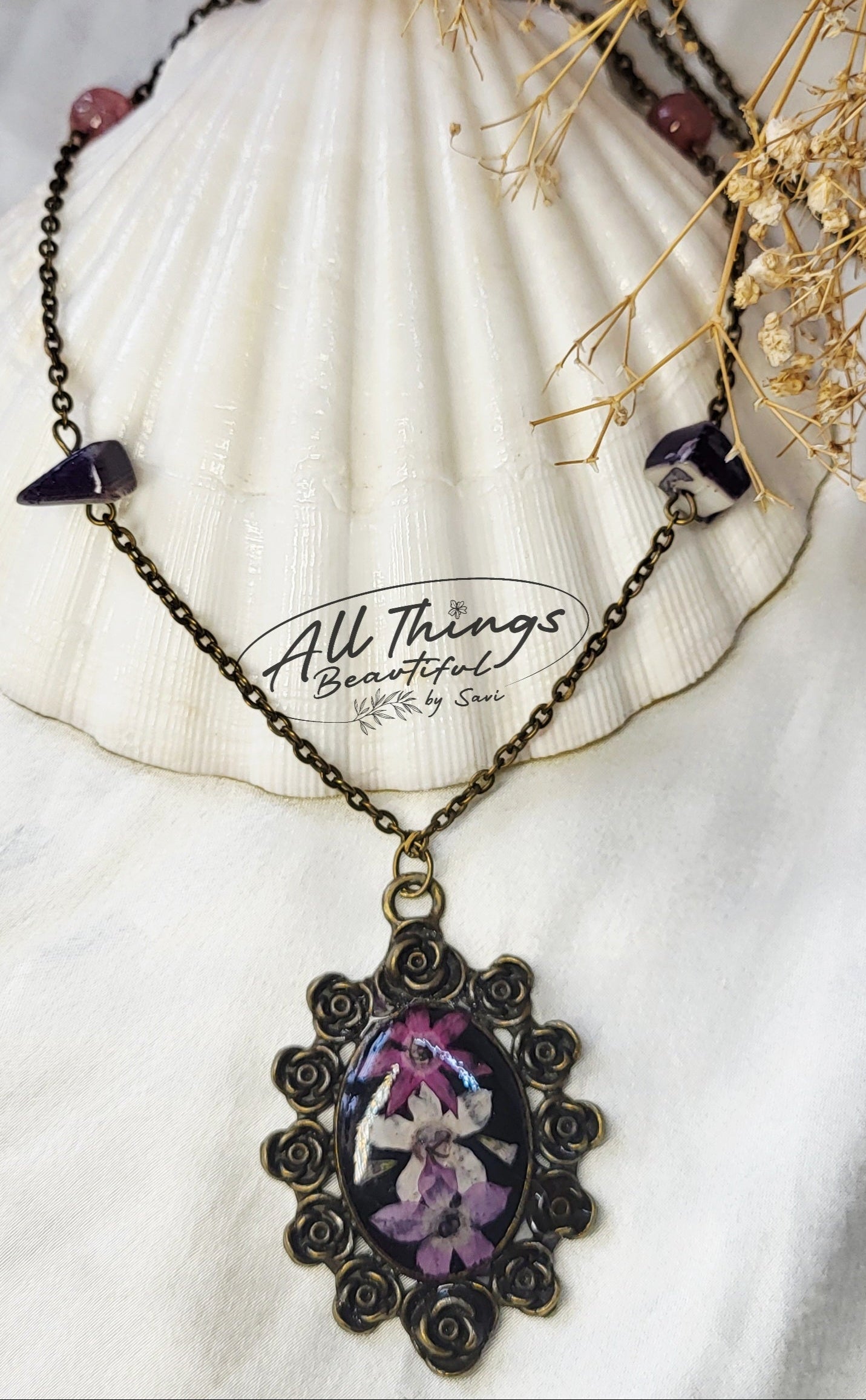 Noctella Pendant